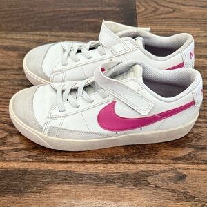 Nike Kids White and Pink Velcro Sneakers